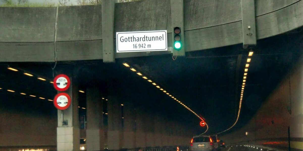 2 tunnelröhre gotthard