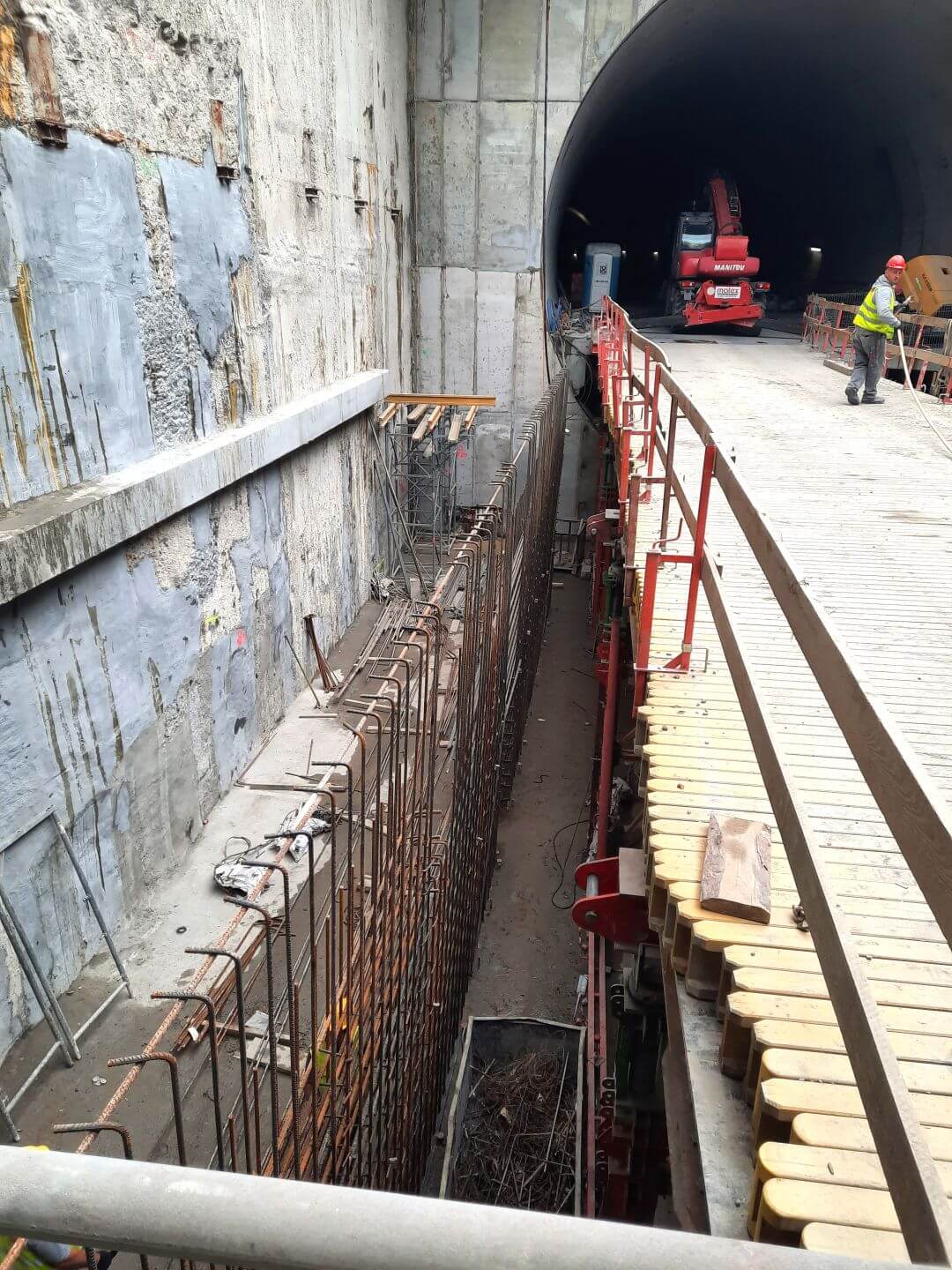 Progress of Works on the Construction of the Tunnel Under Swina
