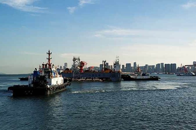 Dalian Bay Immersed Tunnel Construction