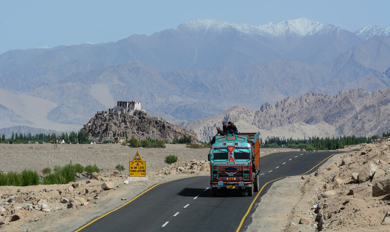 Indian-controlled Kashmir link tunnels road