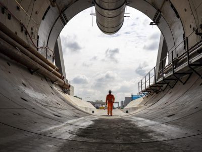 hs2 chiltern tunnels team celebrates completion of first mile of tunnels