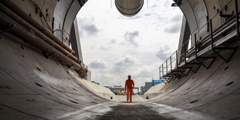 hs2 chiltern tunnels team celebrates completion of first mile of tunnels