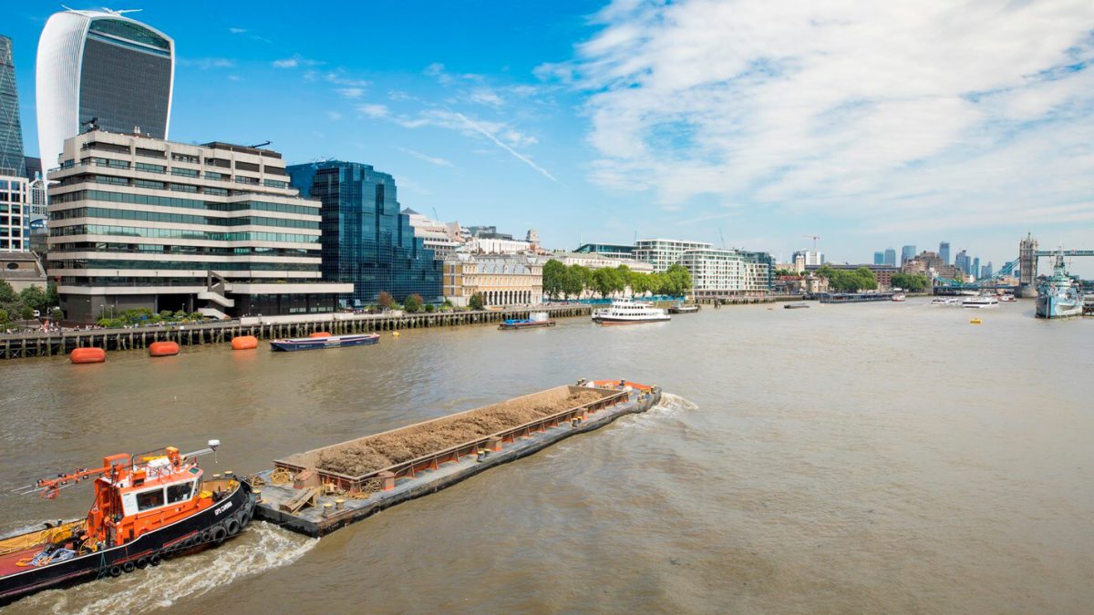 Tideway uses low-carbon river transportation for materials