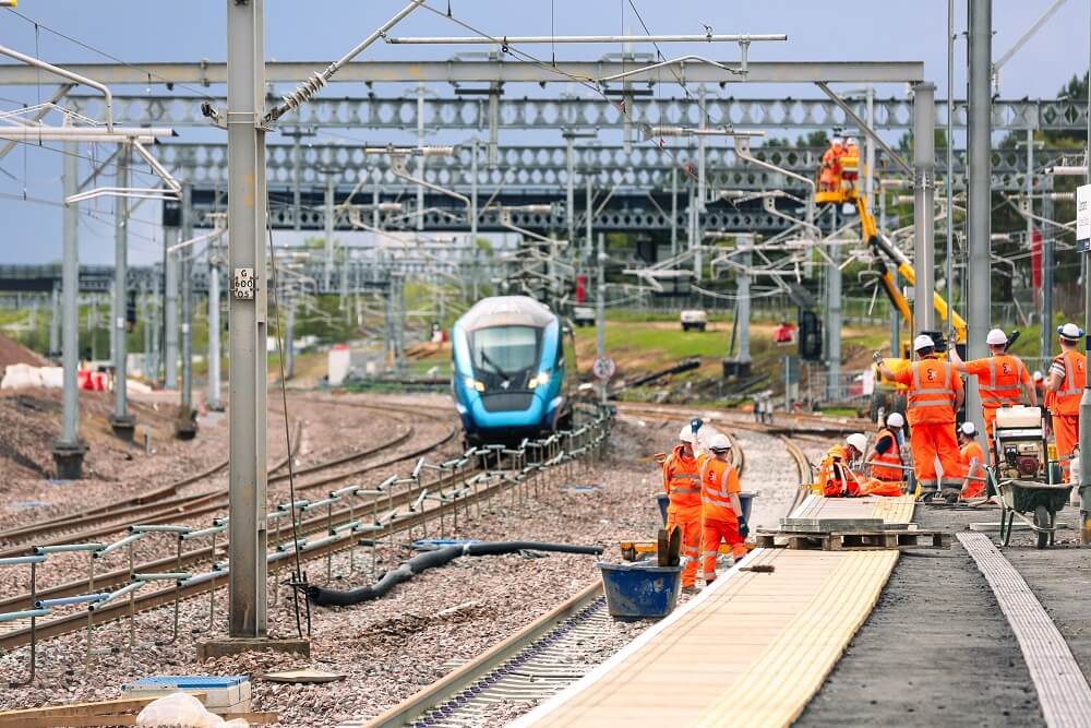 Network Rail Workers Engineers Platform Overhead Line Equipment Ole Electrification