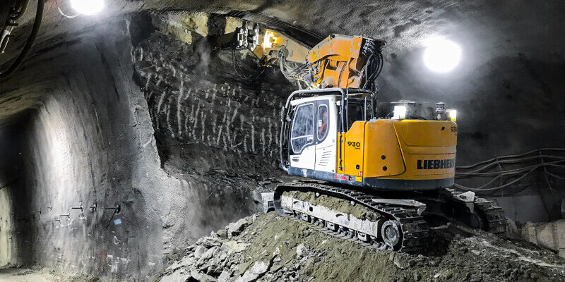R 930 Tunnel Crawler Excavator by Liebherr