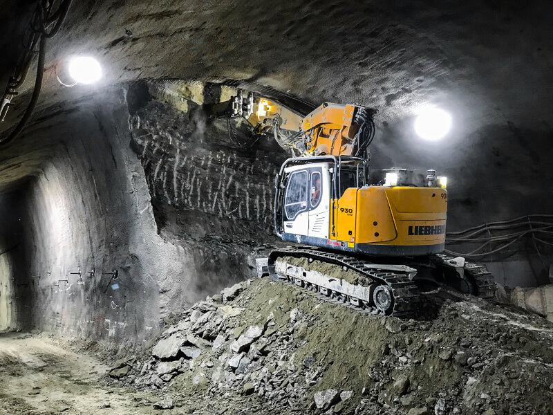 R 930 Tunnel Crawler Excavator by Liebherr