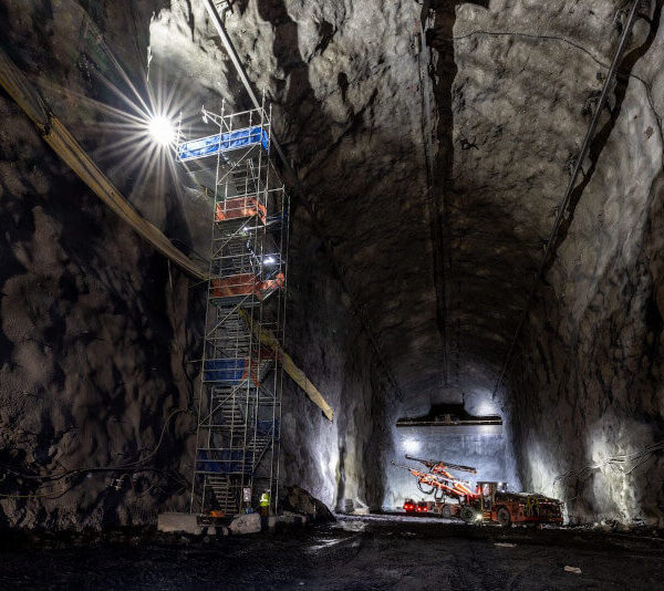 Deep Underground Neutrino Experiment Cavern