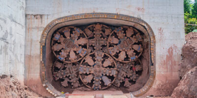 Hard rock rectangular pipe jacking machine